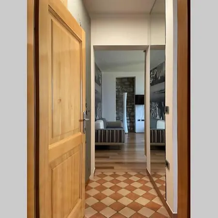 Stylish One Bedroom Near The Riva * Izola