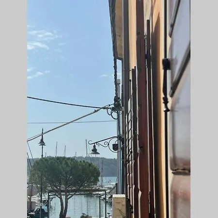 Stylish One Bedroom Near The Riva Izola